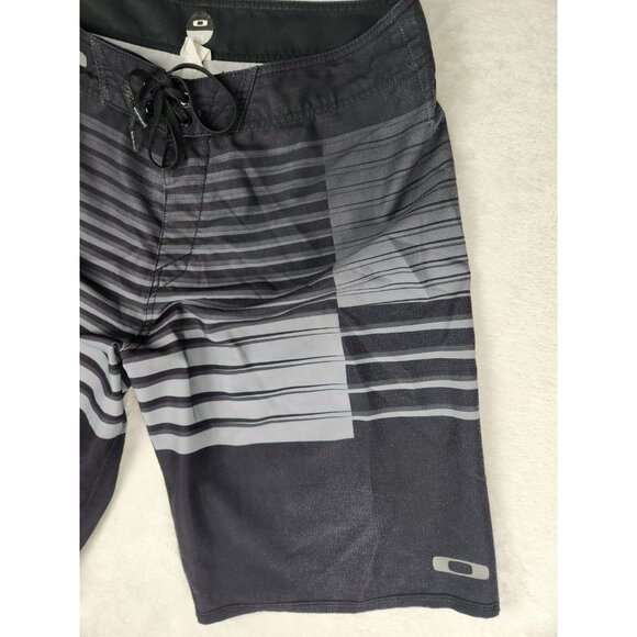 Vintage Oakley Board Shorts Men Size 34 Black Stripes Swimming - Picture 3 of 14